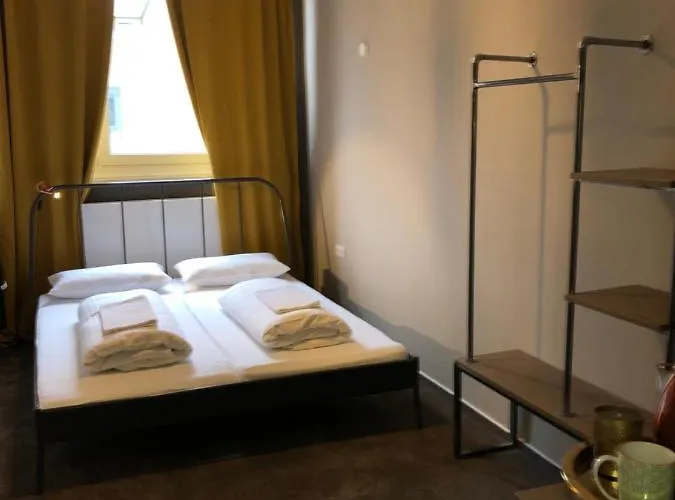 Goldhostel Hostel