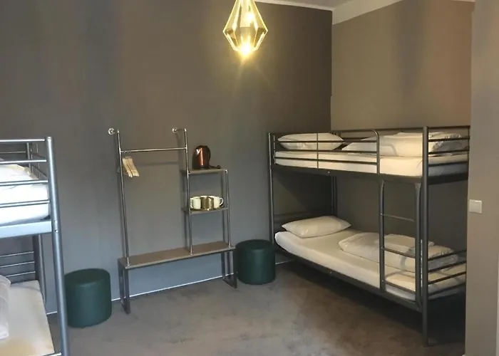 Goldhostel
